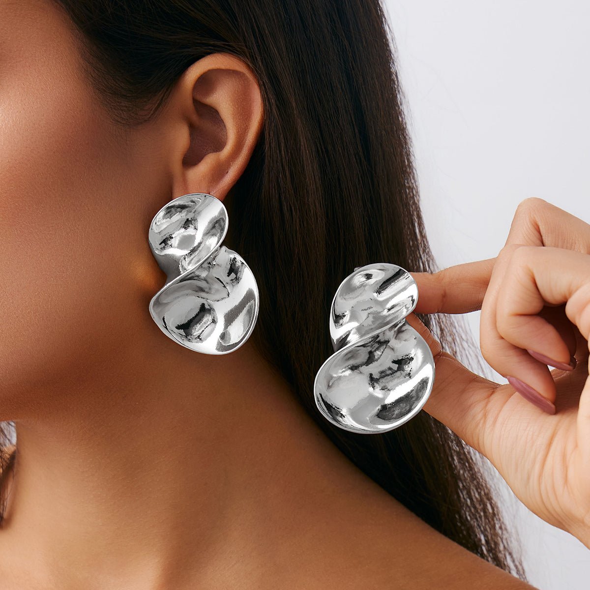 Abstract Chunky Curved Ribbon Stud Earrings - ArtGalleryZen