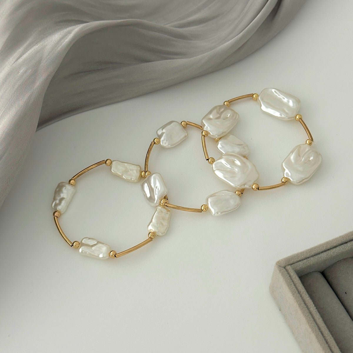 Baroque 3pcs Irregular Pearl Stackable Bracelet Set - ArtGalleryZen