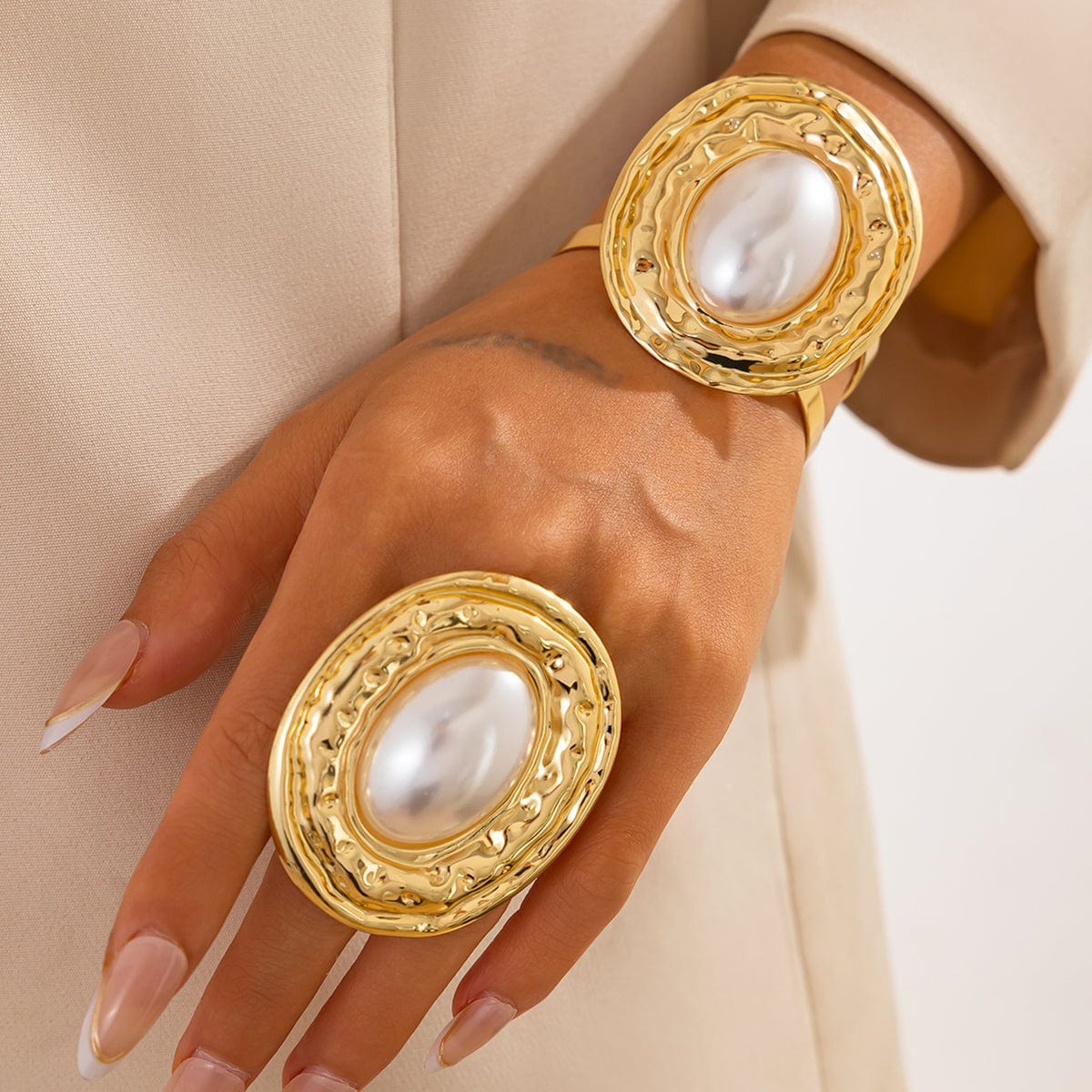 Baroque Chunky Pearl Inlaid Textured Oval Open Ring Bangle Bracelet Set - ArtGalleryZen