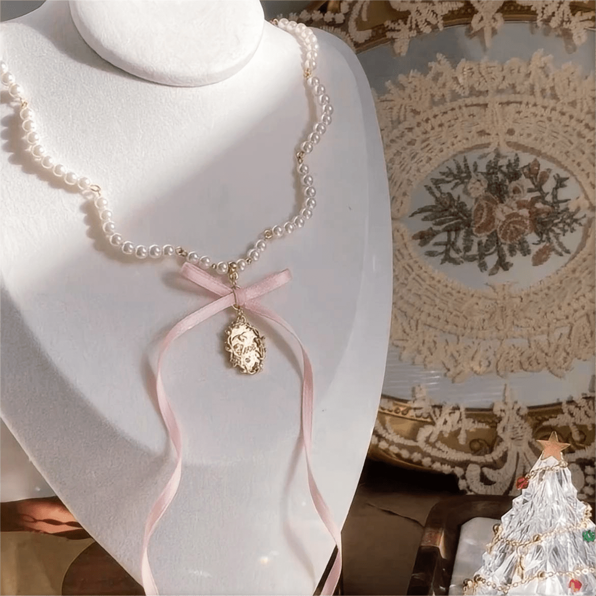 Baroque Pink Ribbon Bowknot Relief Pendant Pearl Necklace - ArtGalleryZen
