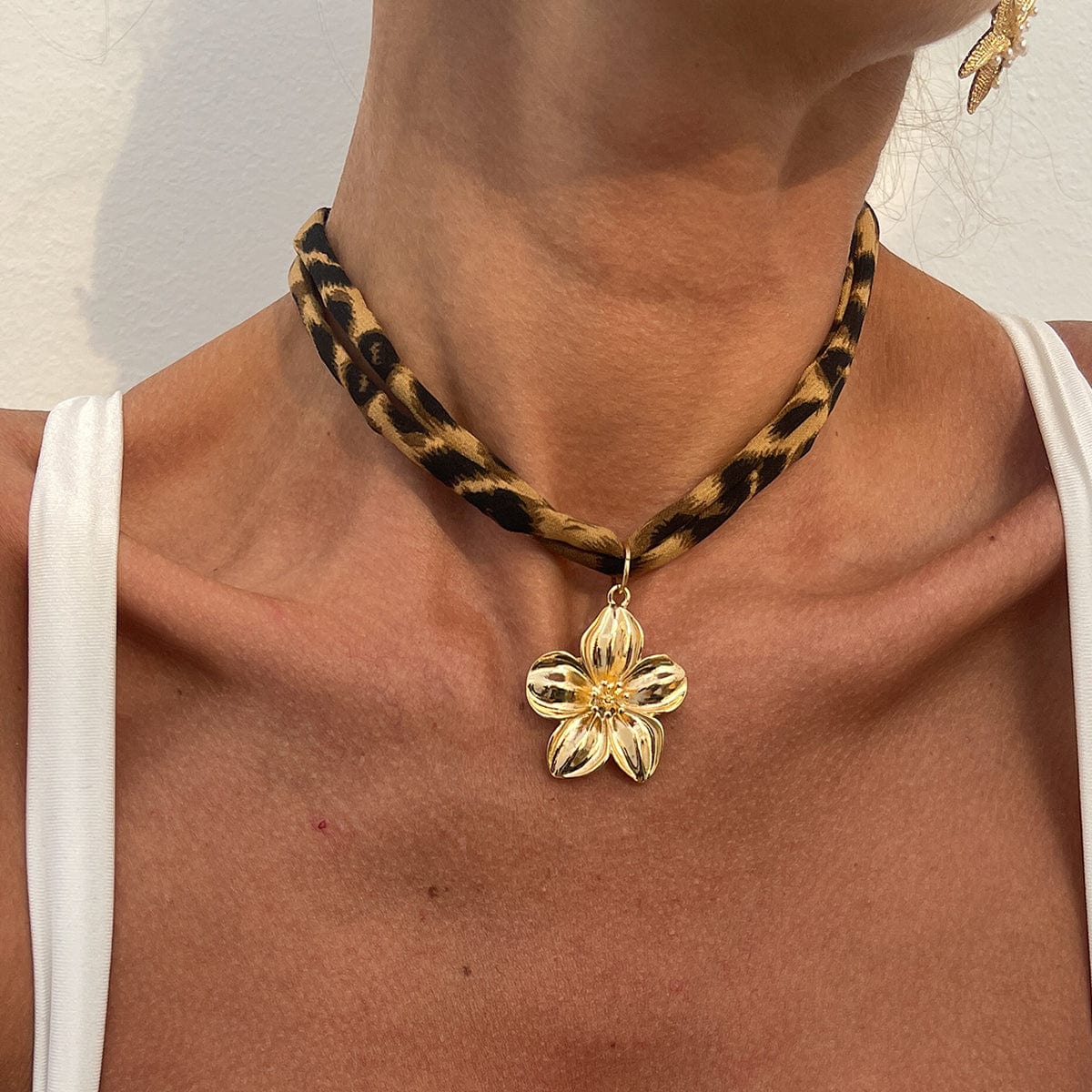 Beach Style Conch Starfish Flower Pendant Leopard Choker Necklace - ArtGalleryZen
