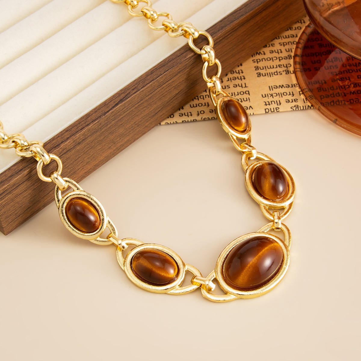 Brown Resin Inlaid Curb Chain Choker Necklace Chunky Statement Jewelry - ArtGalleryZen