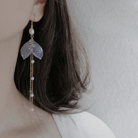 Thumbnail for Chic 14K Gold Mermaid Tail Pearl Chain Tassel Ear Clip Earrings - ArtGalleryZen