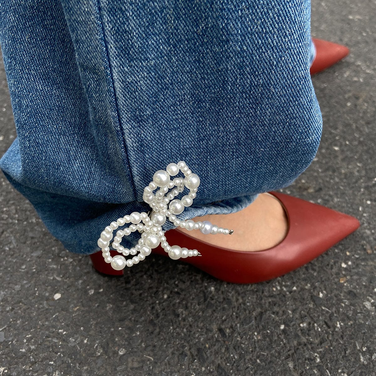 Chic 2pcs Pearl Bowknot Trouser Pin Set - ArtGalleryZen