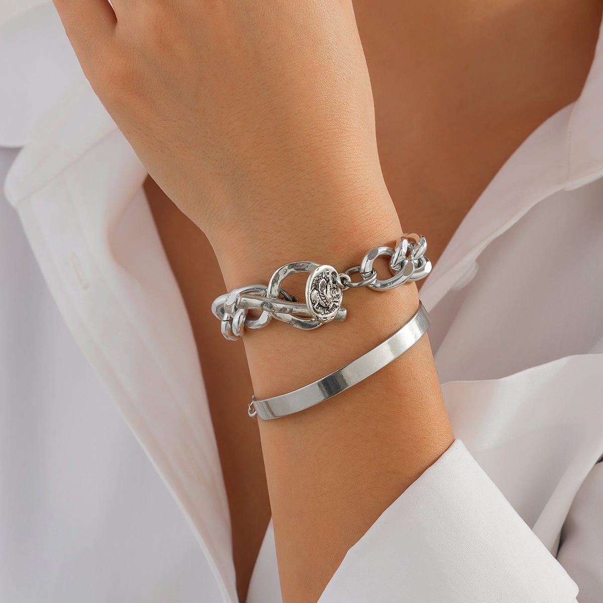 Chic 2pcs Silver Tone Toggle Clasp Relief Round Disk Charm Bracelet Set - ArtGalleryZen