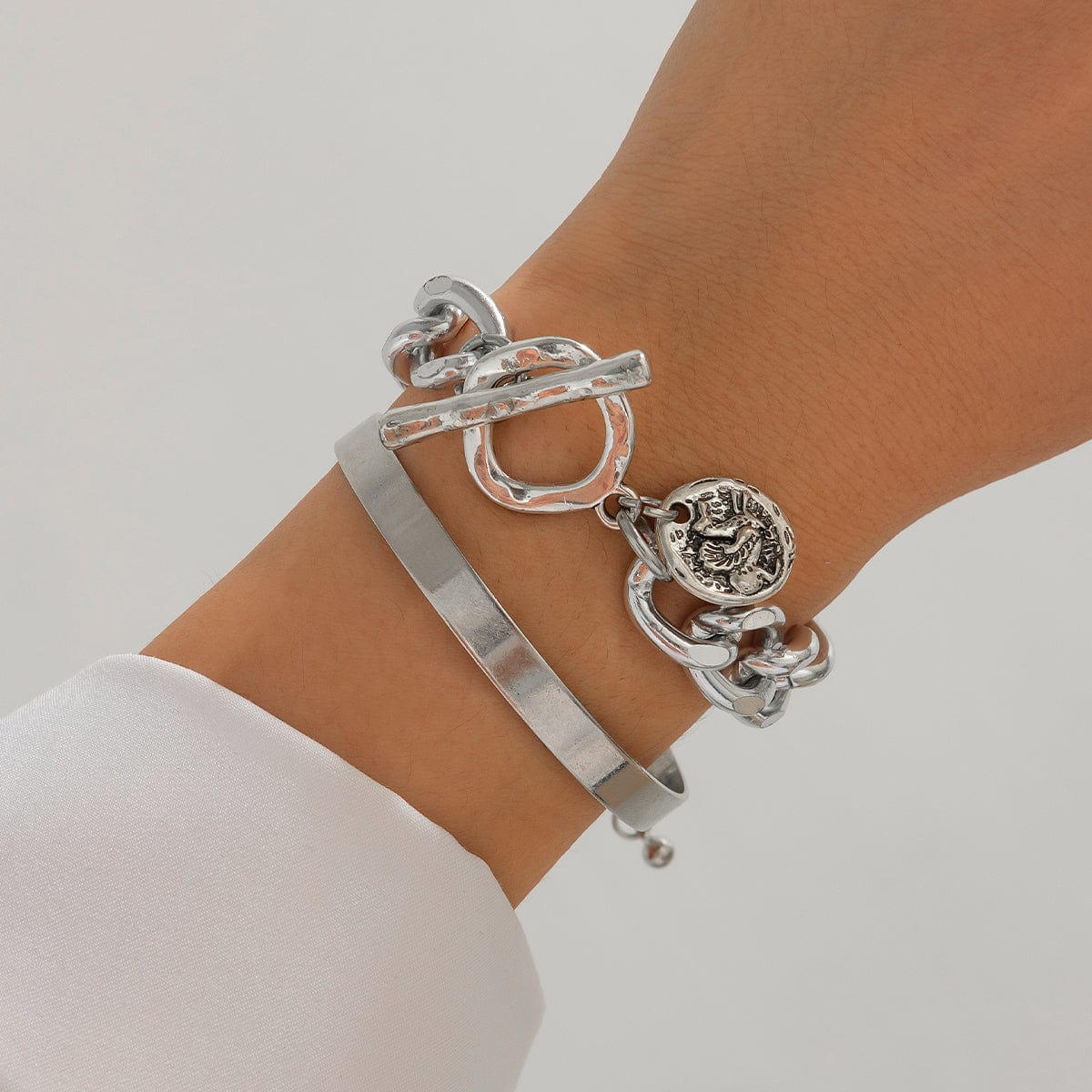 Chic 2pcs Silver Tone Toggle Clasp Relief Round Disk Charm Bracelet Set - ArtGalleryZen