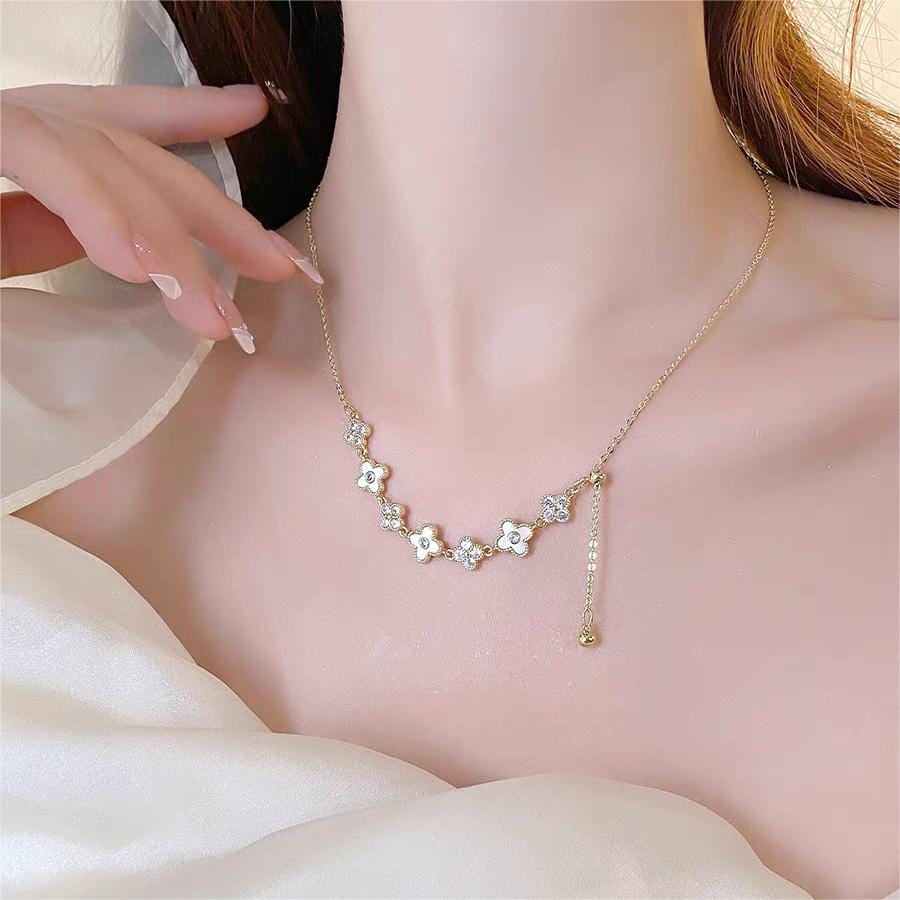 Chic CZ Inlaid Natural Pearl Shell Floral Necklace - ArtGalleryZen
