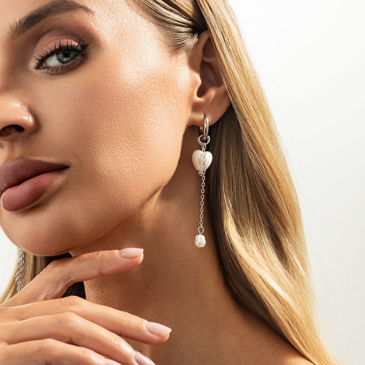 Chic Heart Pearl Tassel Huggie Hoop Earrings - ArtGalleryZen