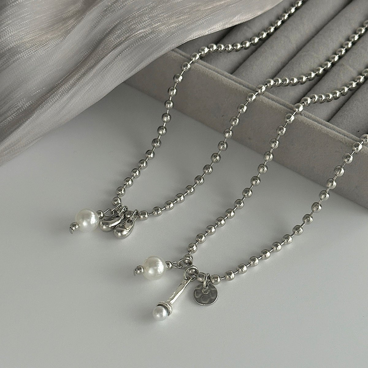 Chic Pearl Round Disk Pendant Ball Chain Necklace Set - ArtGalleryZen