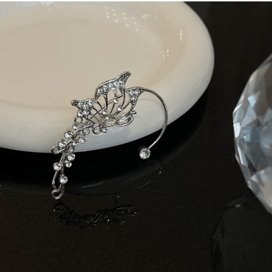 Chic Rhinestone Inlaid Butterfly Shape Ear Cuff Climber Crawler Wrap Earring - ArtGalleryZen