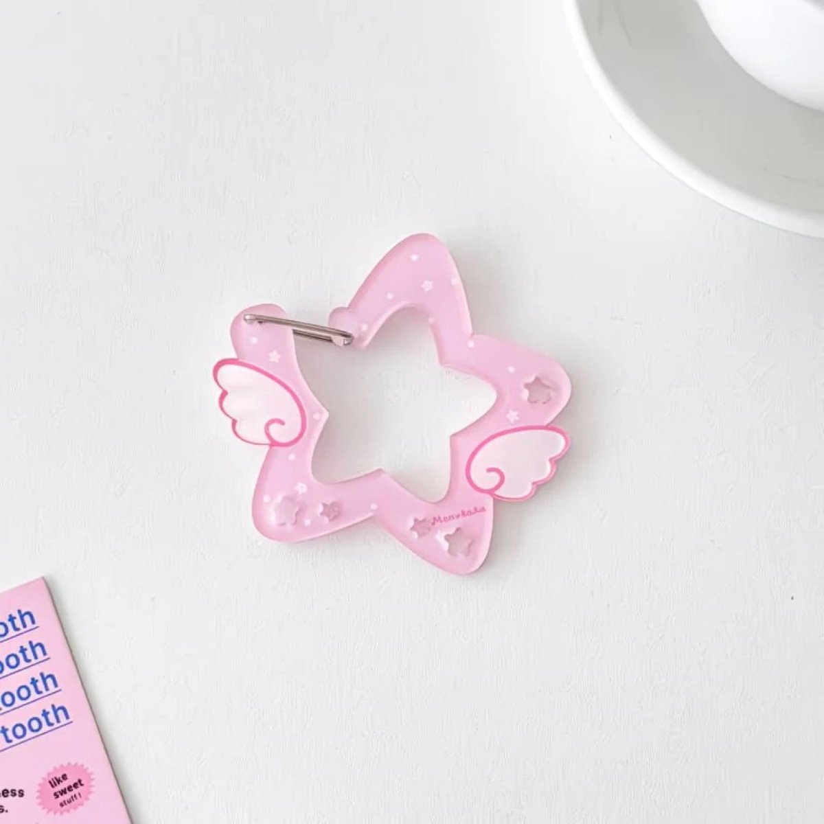 Chic Star Angel Wing Kpop Acrylic Keychain Carabiner - ArtGalleryZen