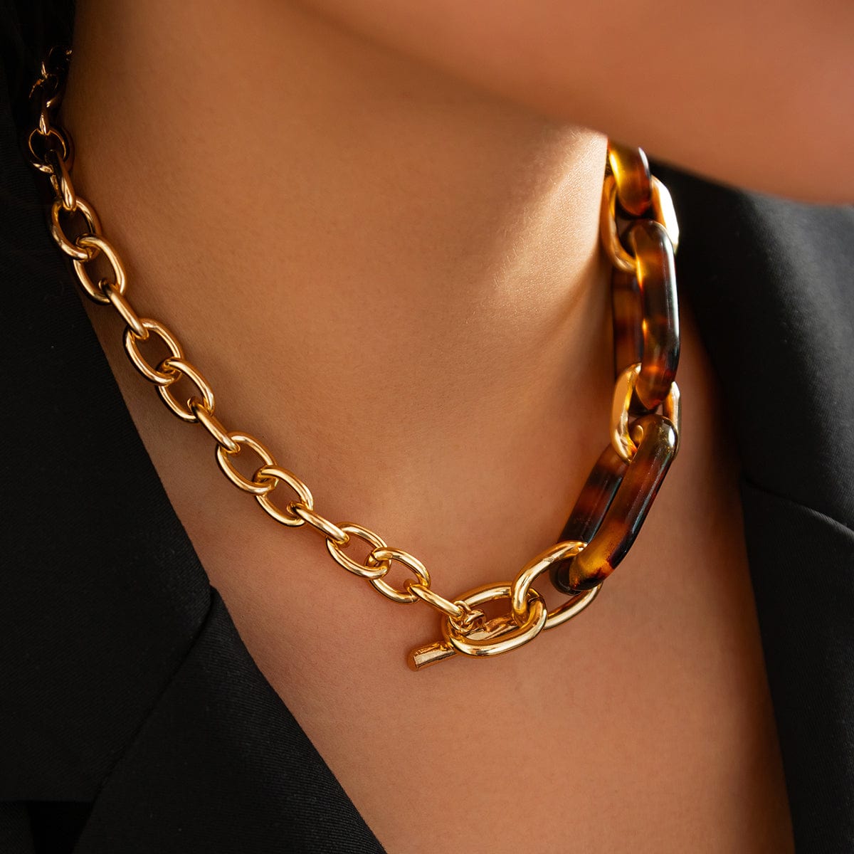 Chic Toggle Clasp Chunky Leopard Acrylic Necklace - ArtGalleryZen