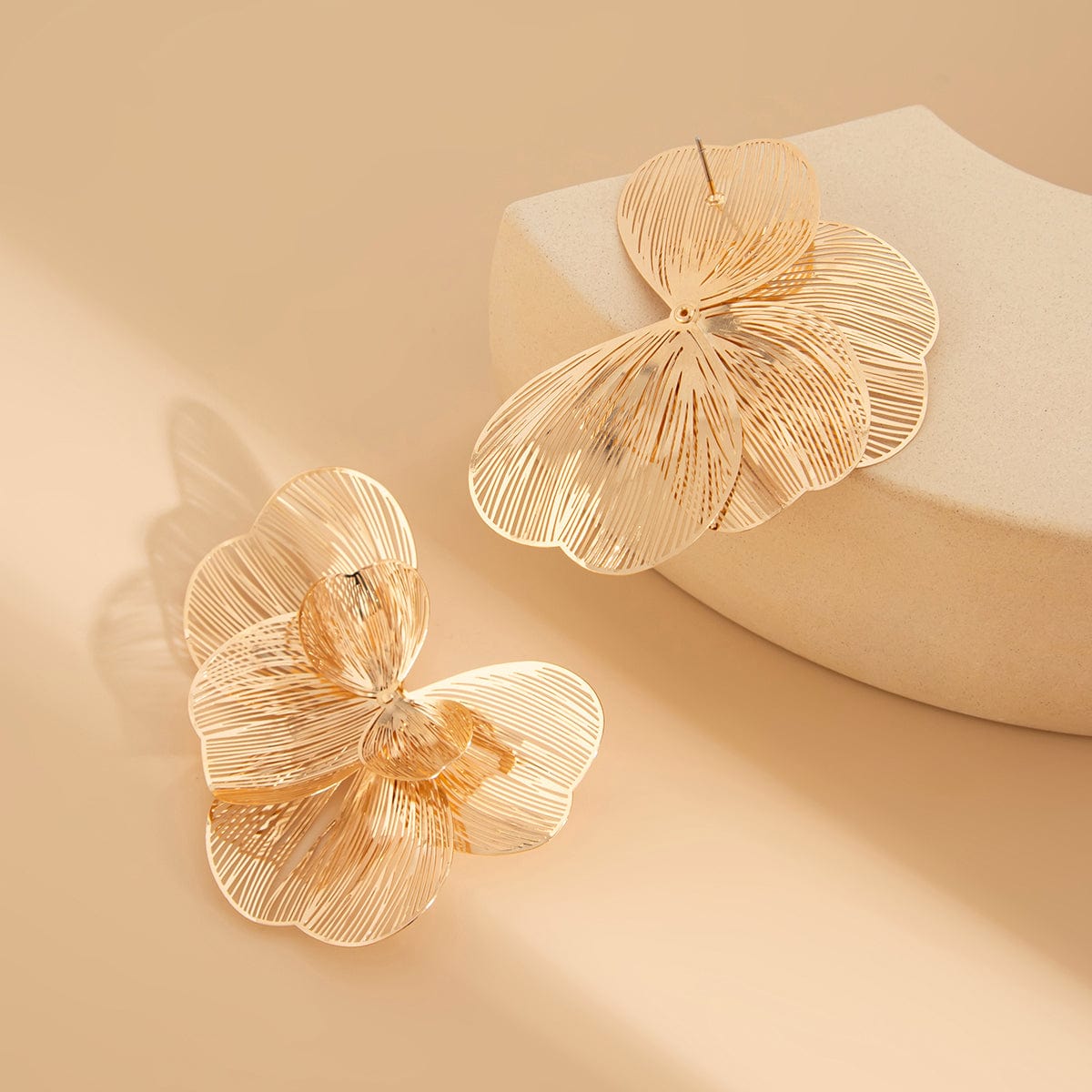 Geometric Chunky Hollow Ginkgo Leaf Earrings - ArtGalleryZen