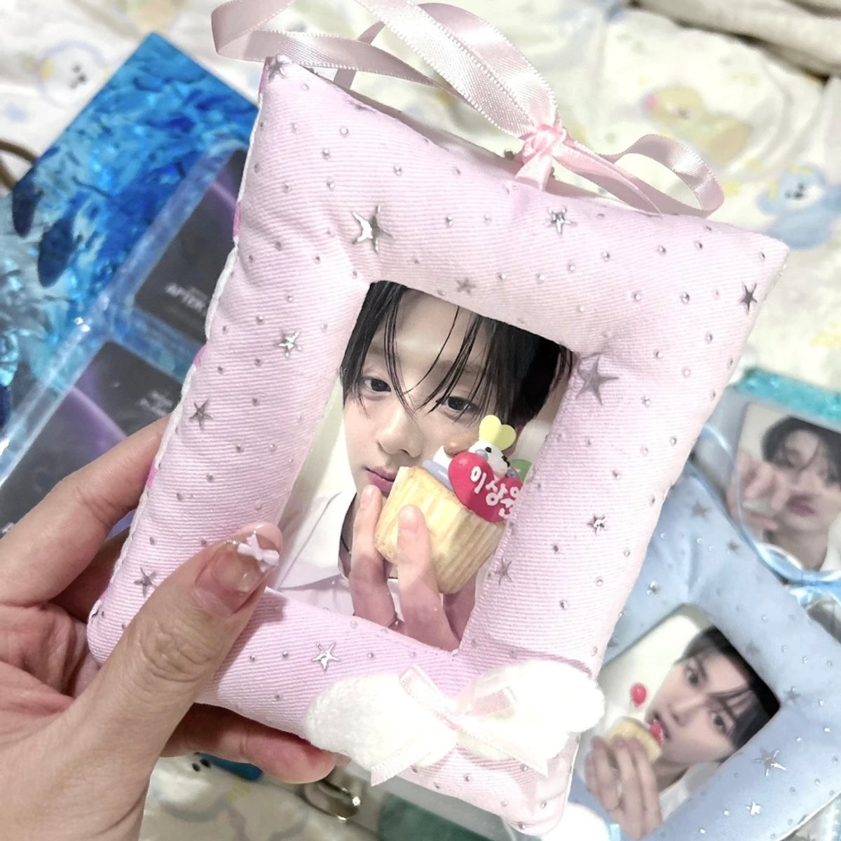 Handmade Wing Star Fabric Photocard Holder Keychain Kpop Card Display - ArtGalleryZen