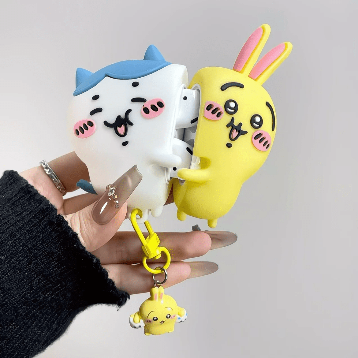 Kawaii Hugging Chiikawa AirPods Earphone Case - ArtGalleryZen