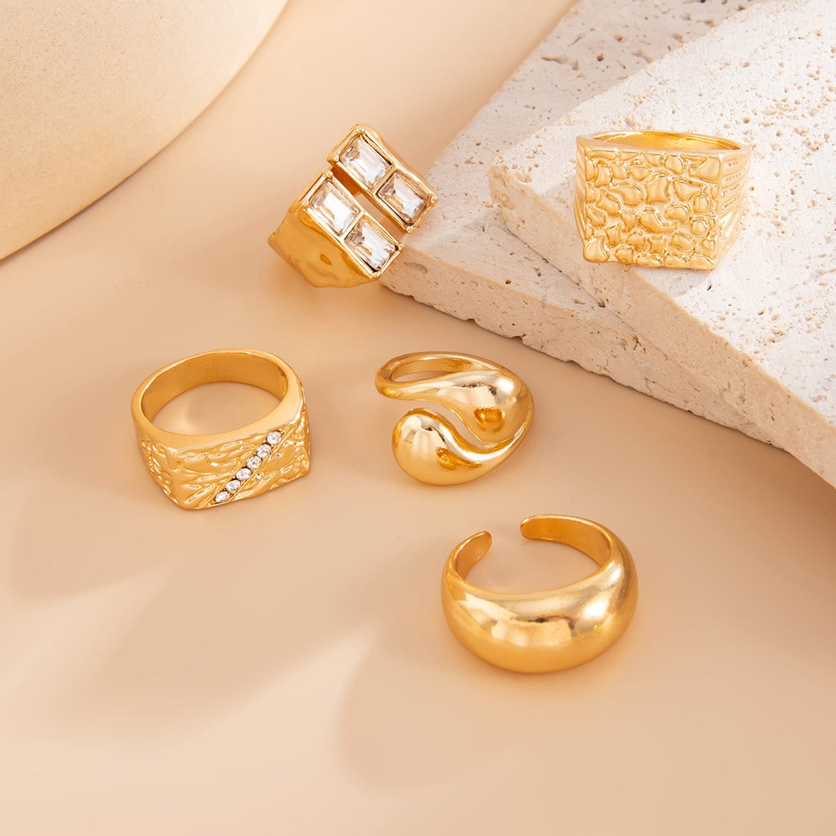 Vintage 5pcs Chunky Rhinestone Inlaid Textured Ring Set - ArtGalleryZen
